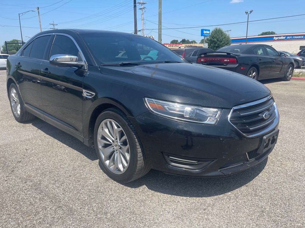 2015 Ford Taurus Image 2