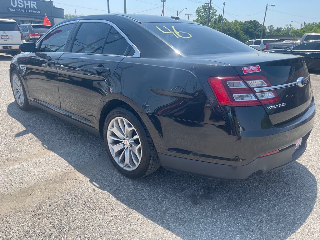 2015 Ford Taurus Image 4