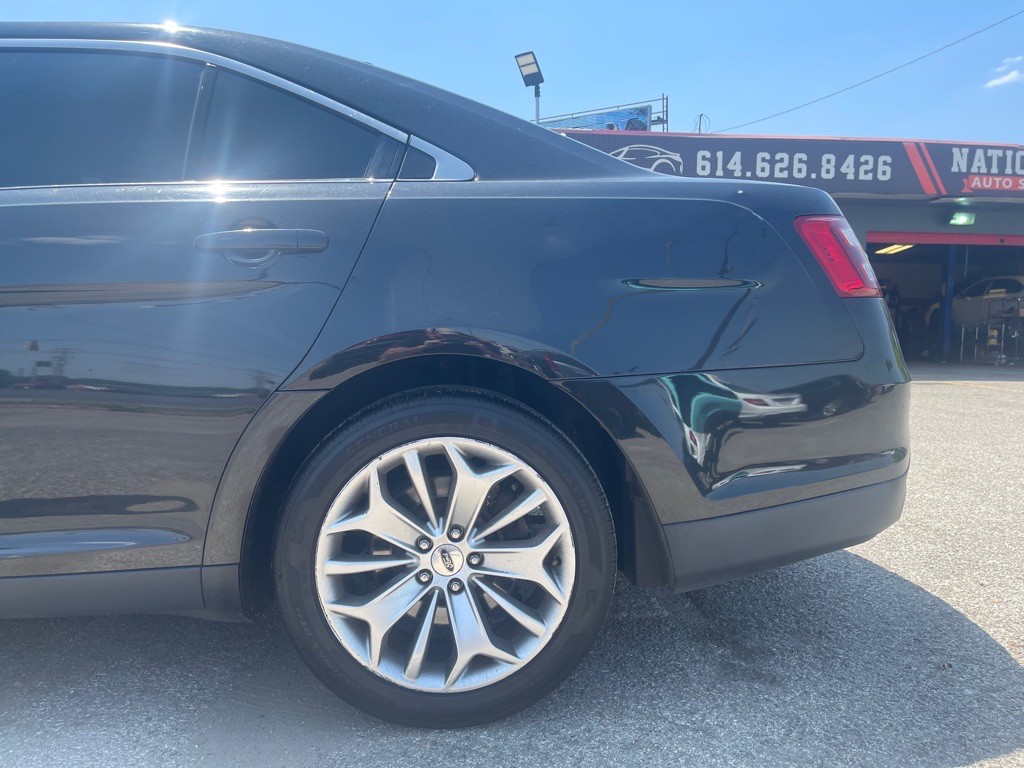 2015 Ford Taurus Image 10