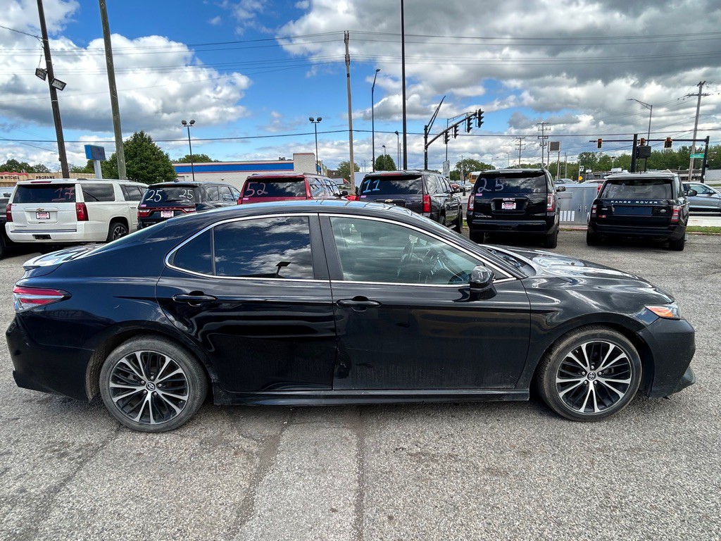 2019 Toyota Camry Image 7