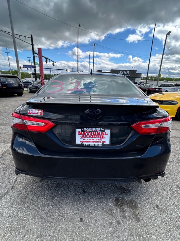 2019 Toyota Camry Image 8