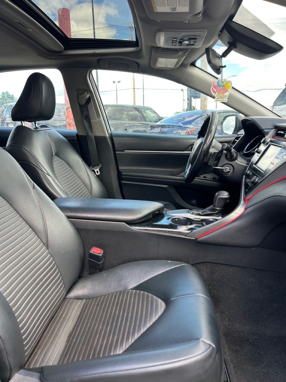 2019 Toyota Camry Image 12