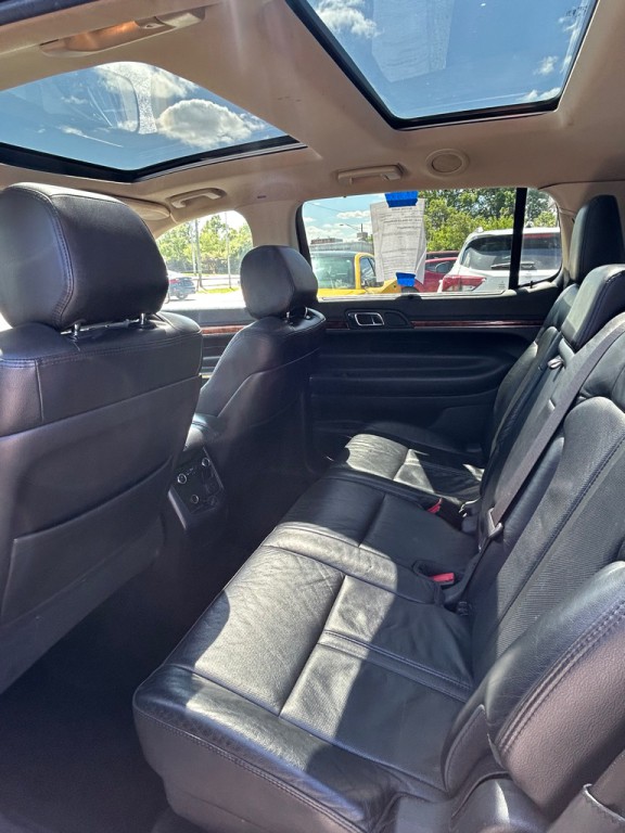 2013 Lincoln MKT Image 11