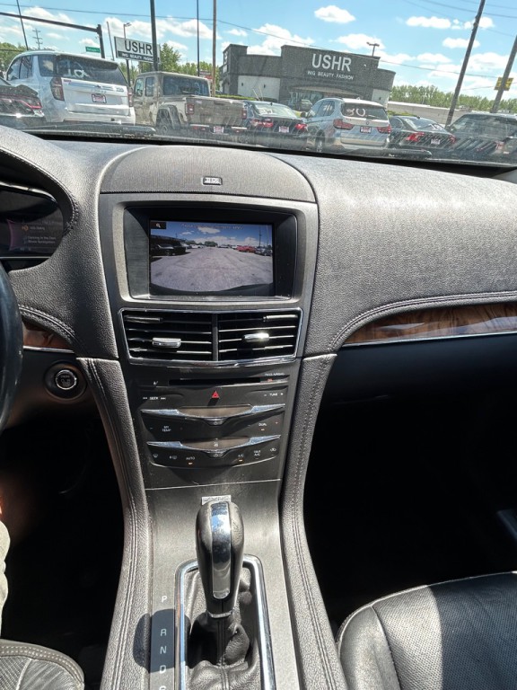 2013 Lincoln MKT Image 14