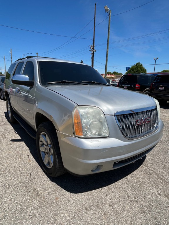 2010 GMC Yukon Image 2