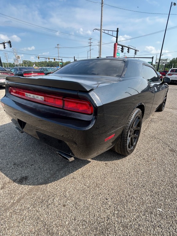 2012 Dodge Challenger Image 4