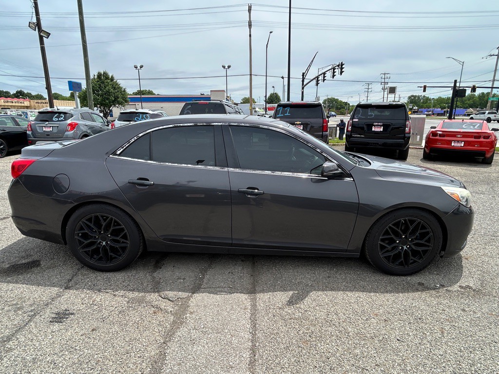 2013 Chevrolet Malibu Image 8