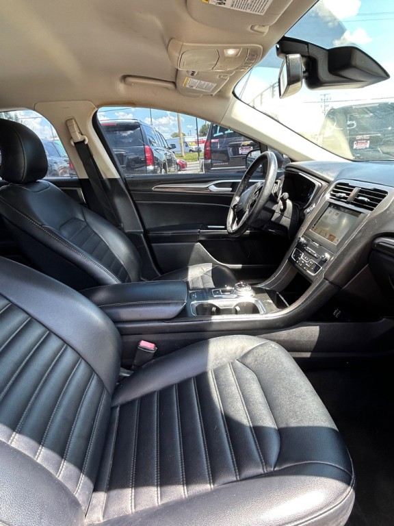 2019 Ford Fusion Image 12