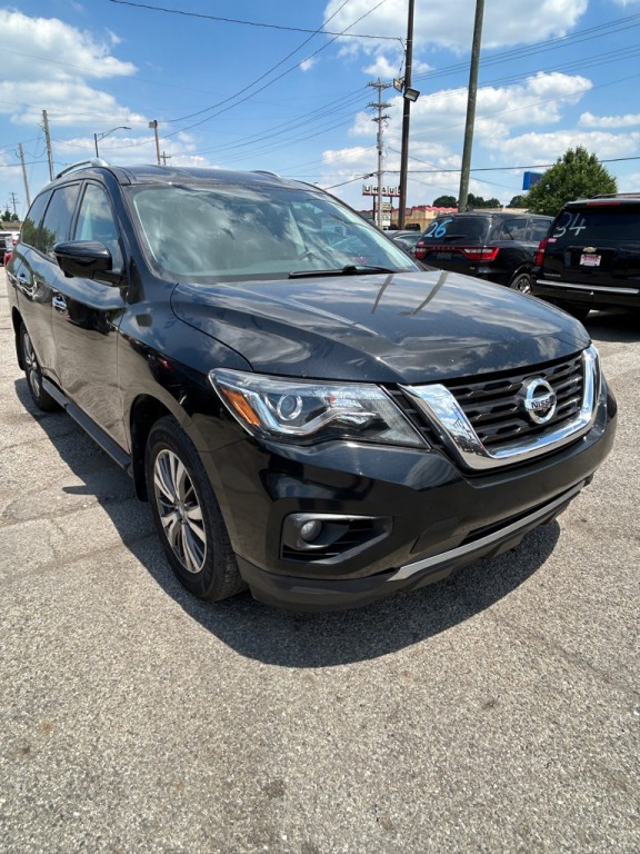 2017 Nissan Pathfinder Image 2