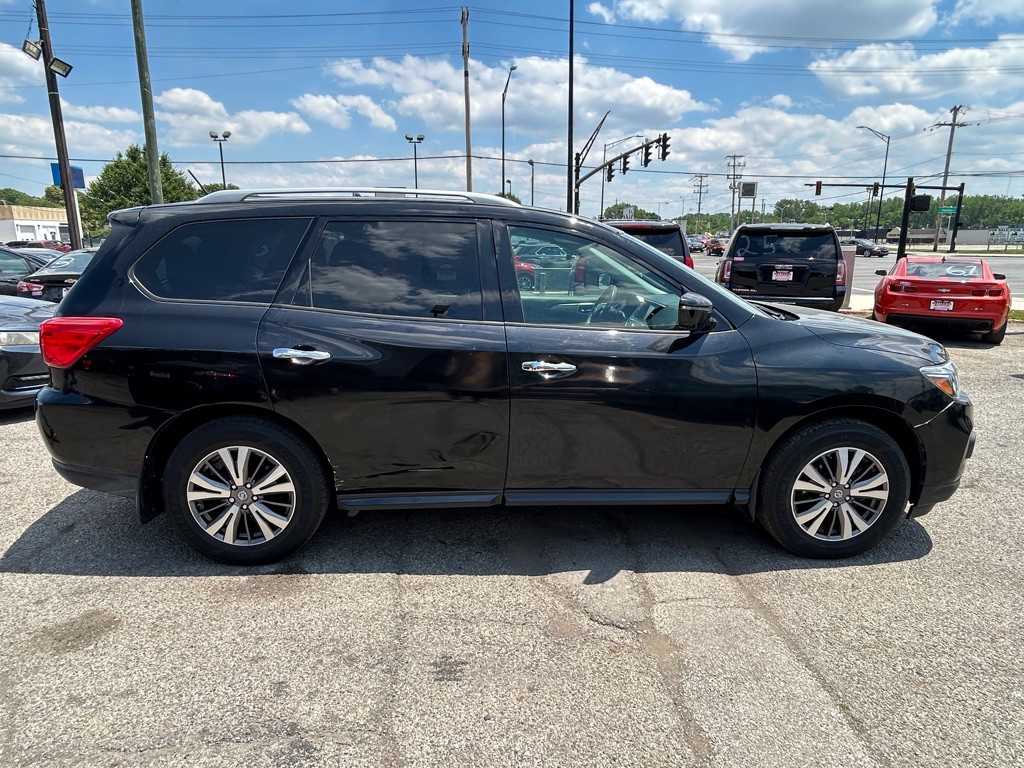 2017 Nissan Pathfinder Image 5