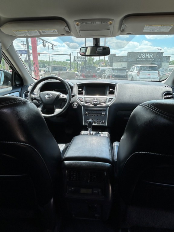 2017 Nissan Pathfinder Image 9