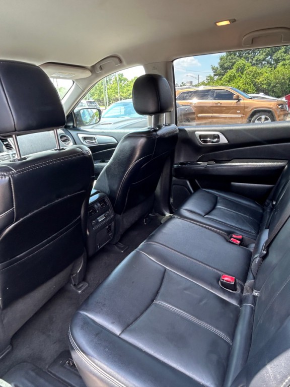 2017 Nissan Pathfinder Image 11