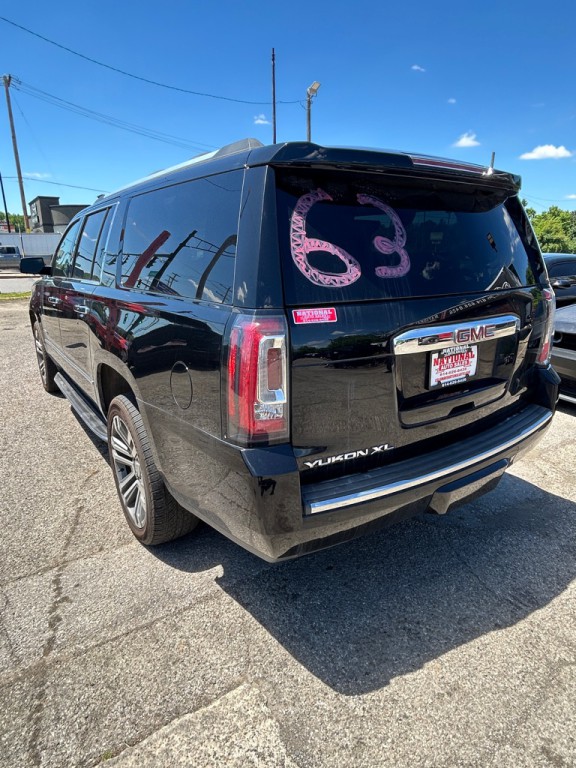 2017 GMC Yukon Image 7