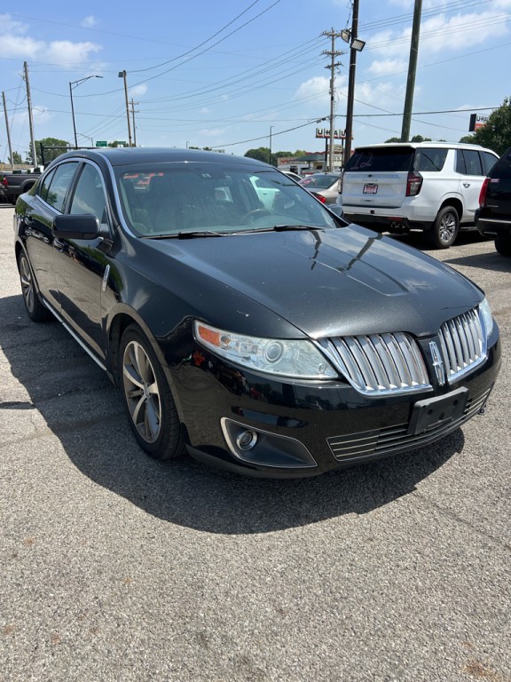 2011 Lincoln MKS Image 2