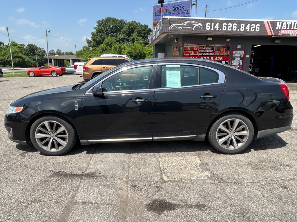 2011 Lincoln MKS Image 4