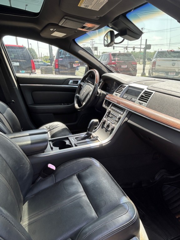 2011 Lincoln MKS Image 11