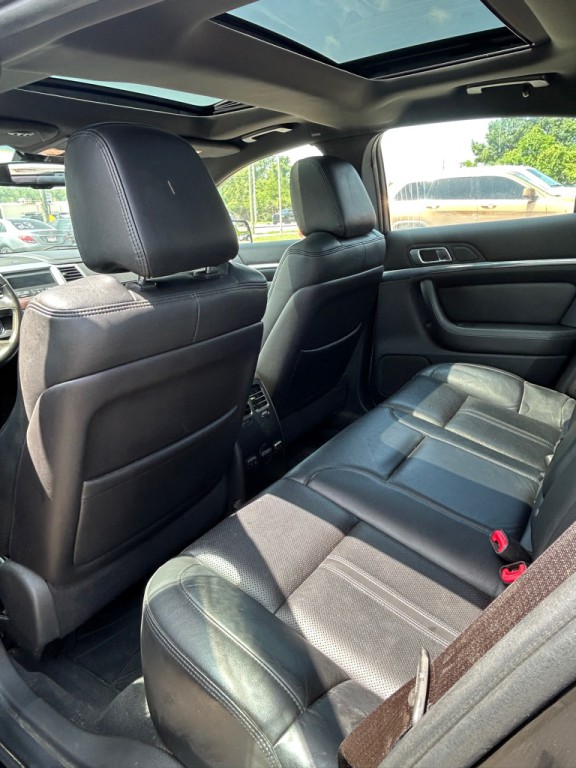 2011 Lincoln MKS Image 12