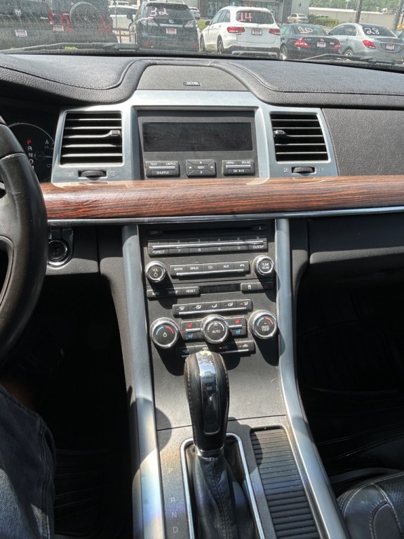 2011 Lincoln MKS Image 14