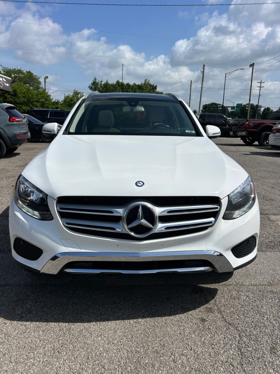 2016 Mercedes-Benz GLC-Class Image 3