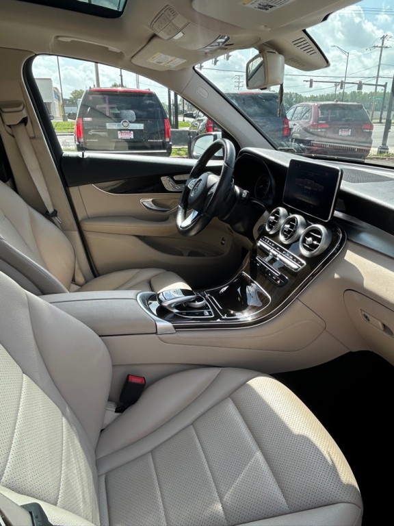 2016 Mercedes-Benz GLC-Class Image 11
