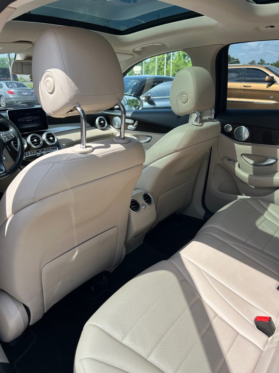 2016 Mercedes-Benz GLC-Class Image 13