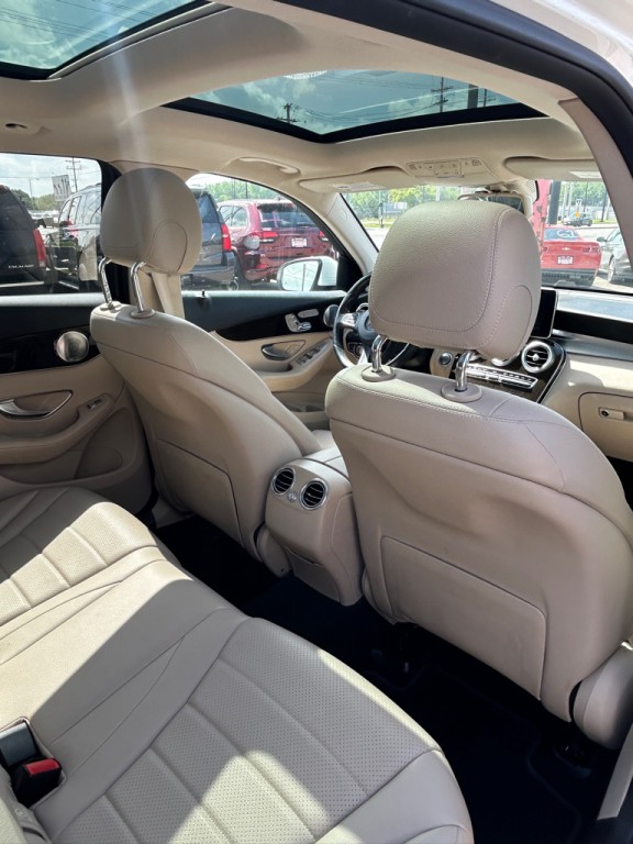 2016 Mercedes-Benz GLC-Class Image 14