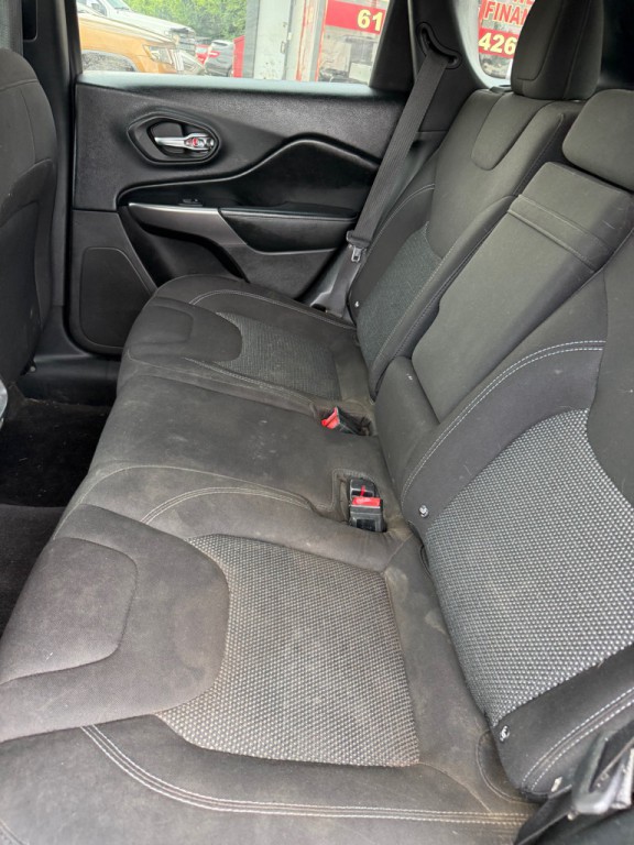 2019 Jeep Cherokee Image 9