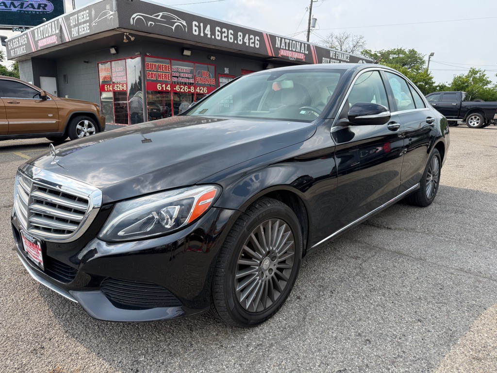 2015 Mercedes-Benz C-Class Image 1
