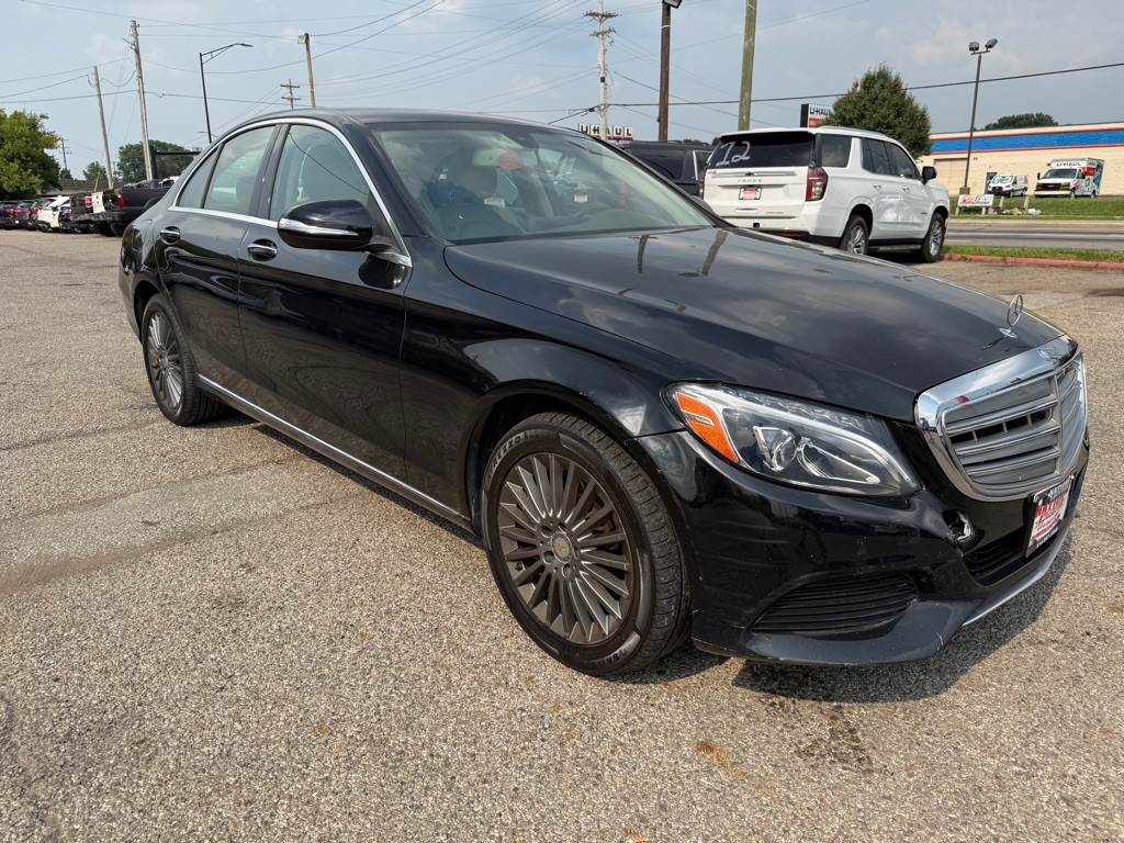 2015 Mercedes-Benz C-Class Image 2