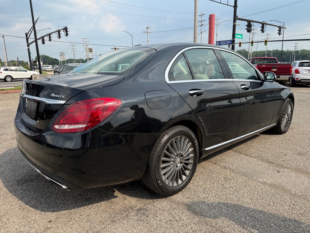 2015 Mercedes-Benz C-Class Image 3
