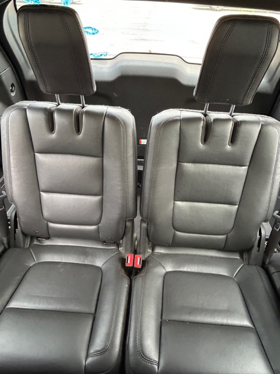 2015 Ford Explorer Image 12