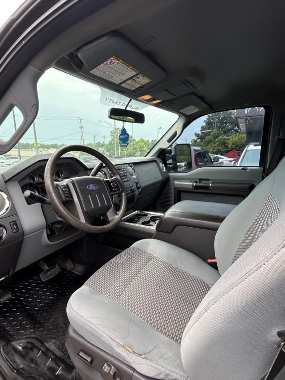 2011 Ford F-250 Image 10