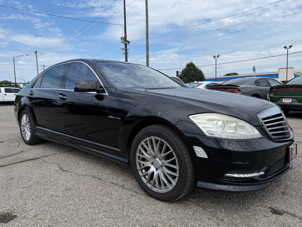 2013 Mercedes-Benz S-Class Image 2