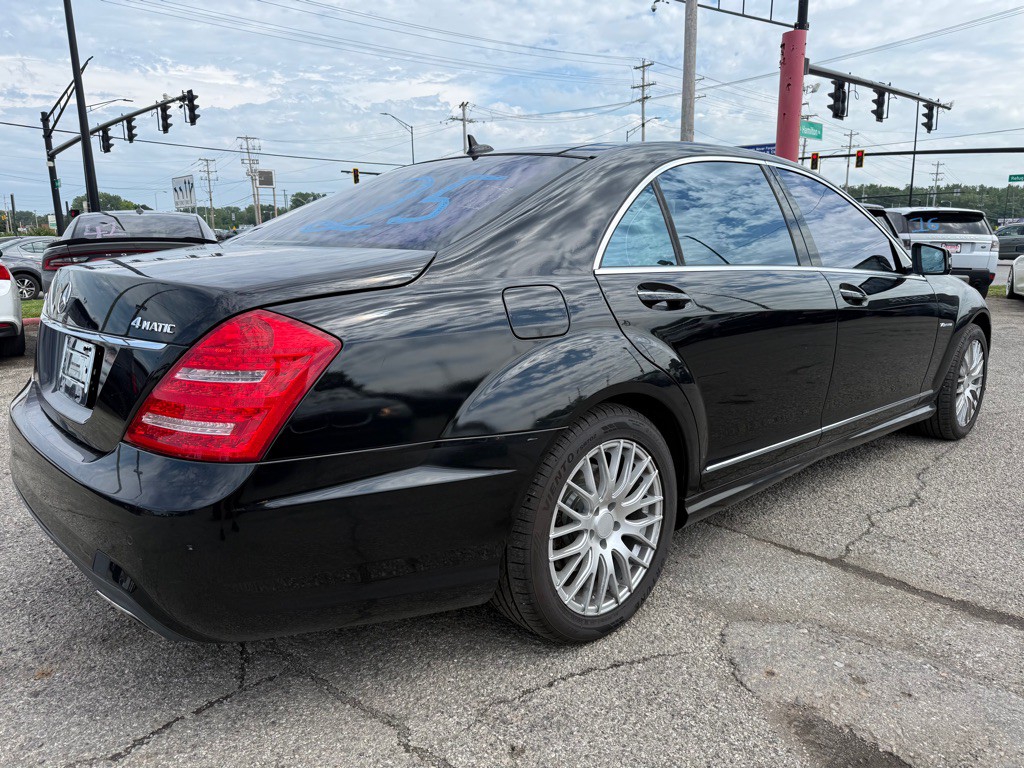 2013 Mercedes-Benz S-Class Image 4