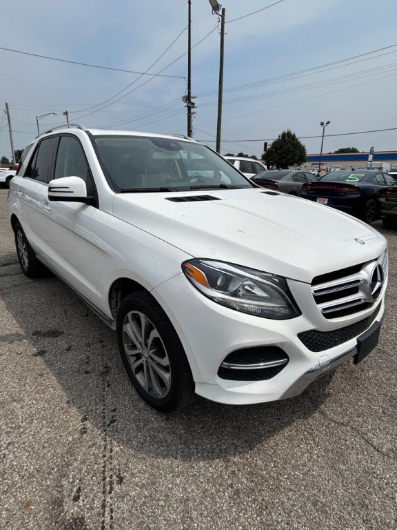 2016 Mercedes-Benz GLE-Class Image 2