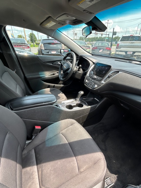 2019 Chevrolet Malibu Image 12