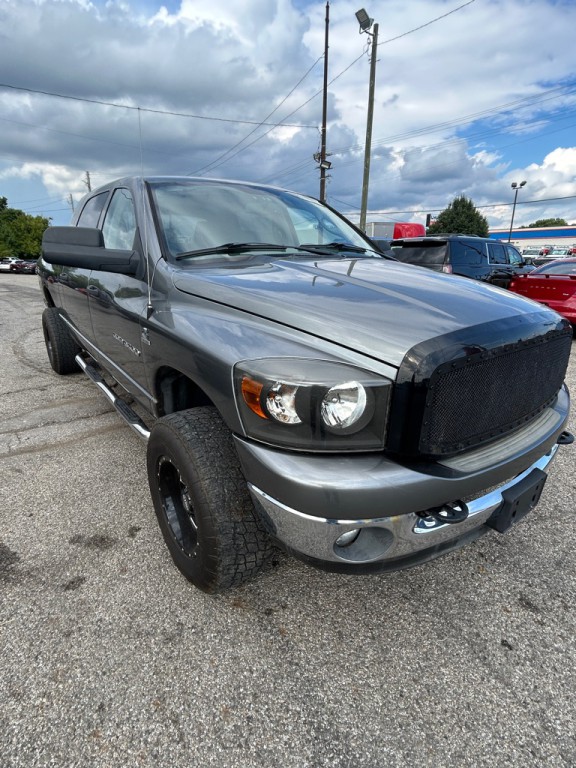 2006 Dodge Ram 3500 Image 2