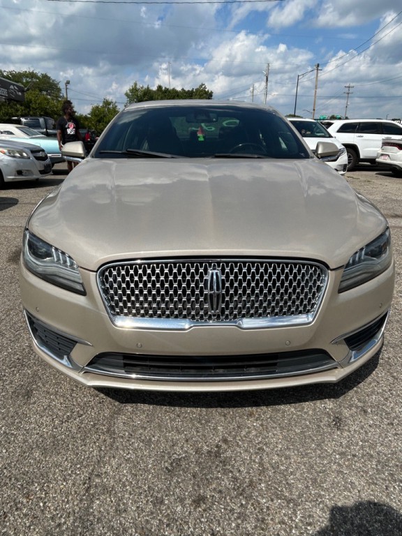 2017 Lincoln MKZ Image 2