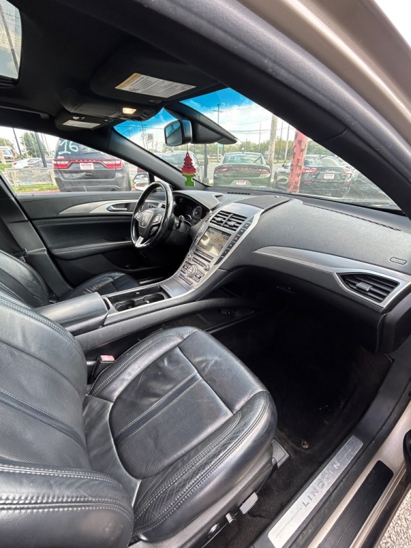 2017 Lincoln MKZ Image 12