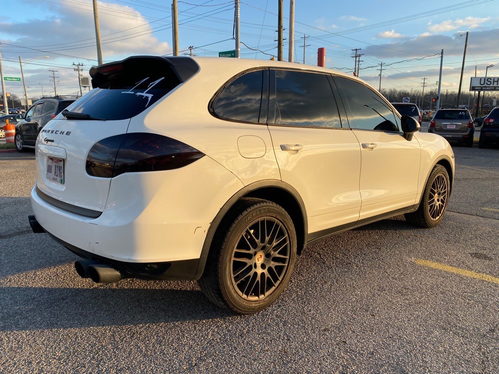 2011 Porsche Cayenne Image 3
