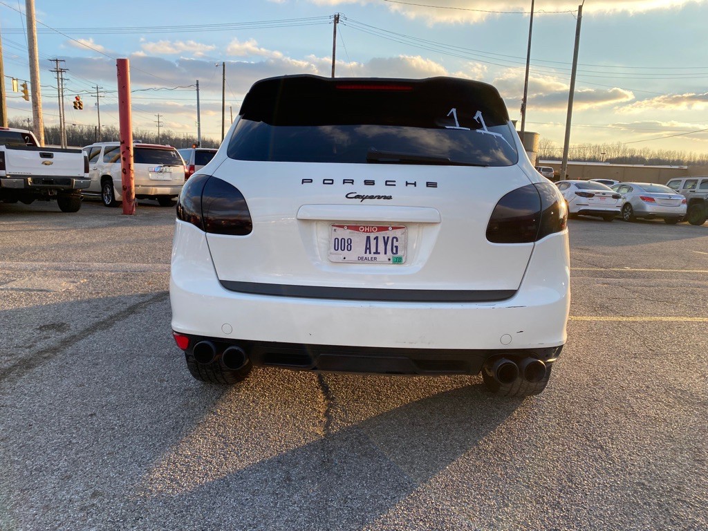 2011 Porsche Cayenne Image 6