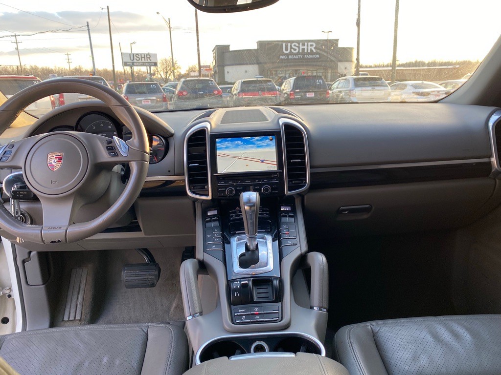 2011 Porsche Cayenne Image 9