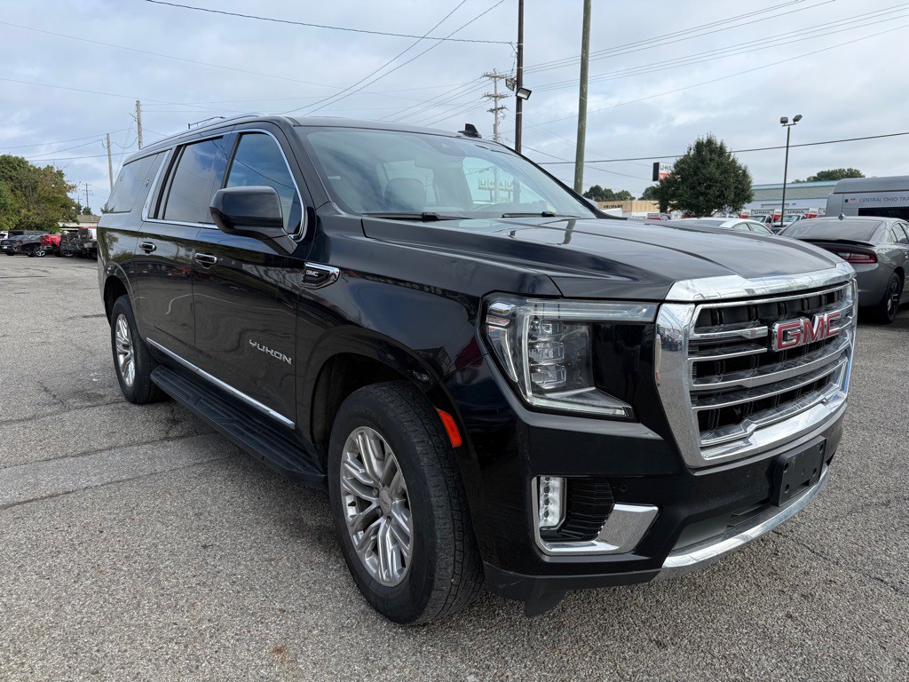 2023 GMC Yukon Image 2