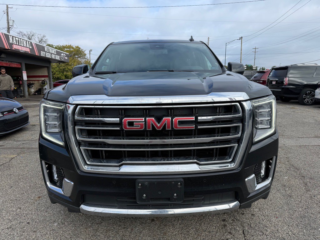 2023 GMC Yukon Image 3