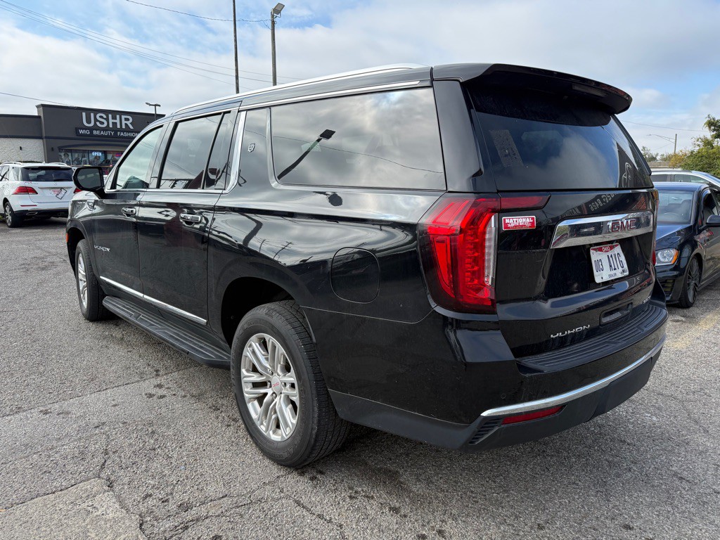 2023 GMC Yukon Image 4