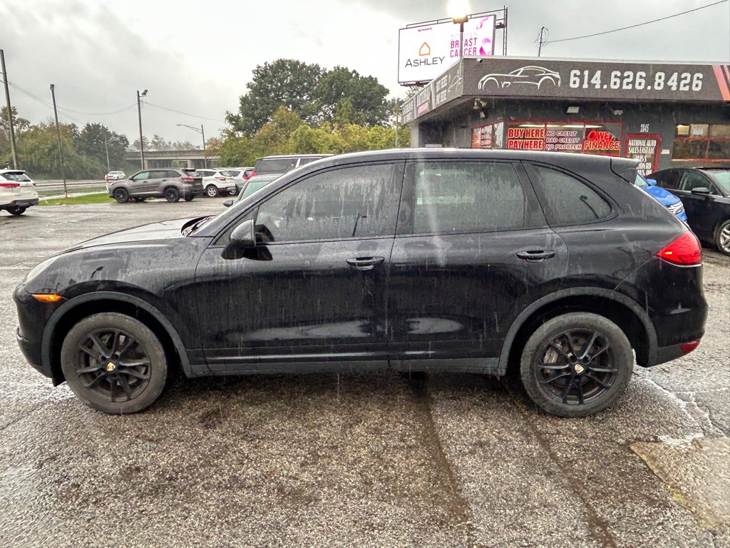 2011 Porsche Cayenne Image 3