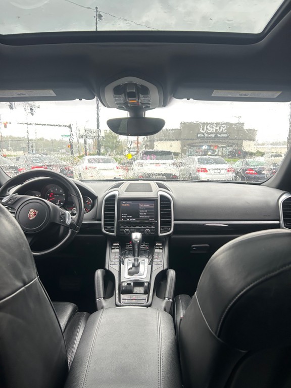 2011 Porsche Cayenne Image 8