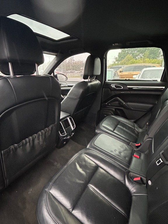 2011 Porsche Cayenne Image 10