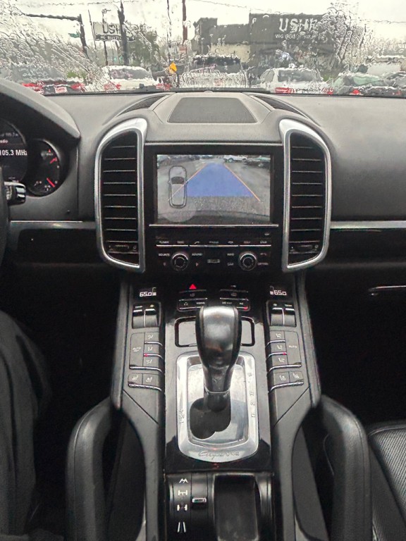 2011 Porsche Cayenne Image 13