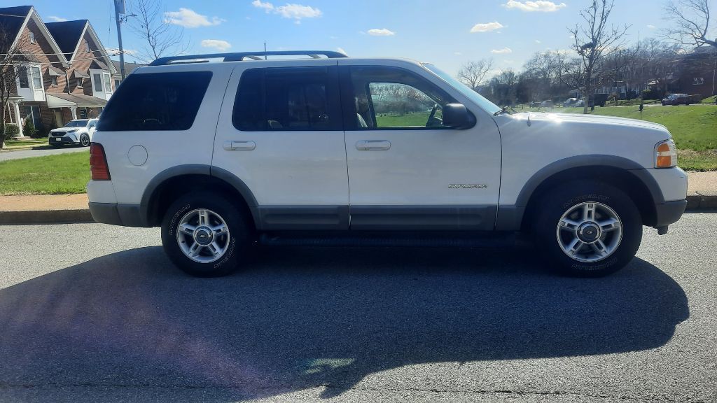 2002 Ford Explorer Image 2